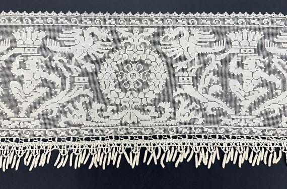 Filet Lace Panel with Figures