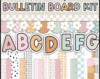 Könnte beinhalten: Ein Bulletin-Board-Set mit dem Titel Boho Breeze, das die Buchstaben A bis G in Pastellfarben, gewellte Ränder mit weißen Blumenakzenten und verschiedene gemusterte Streifen wie Karos, Punkte und Streifen für die Klassenzimmerdekoration enthält.