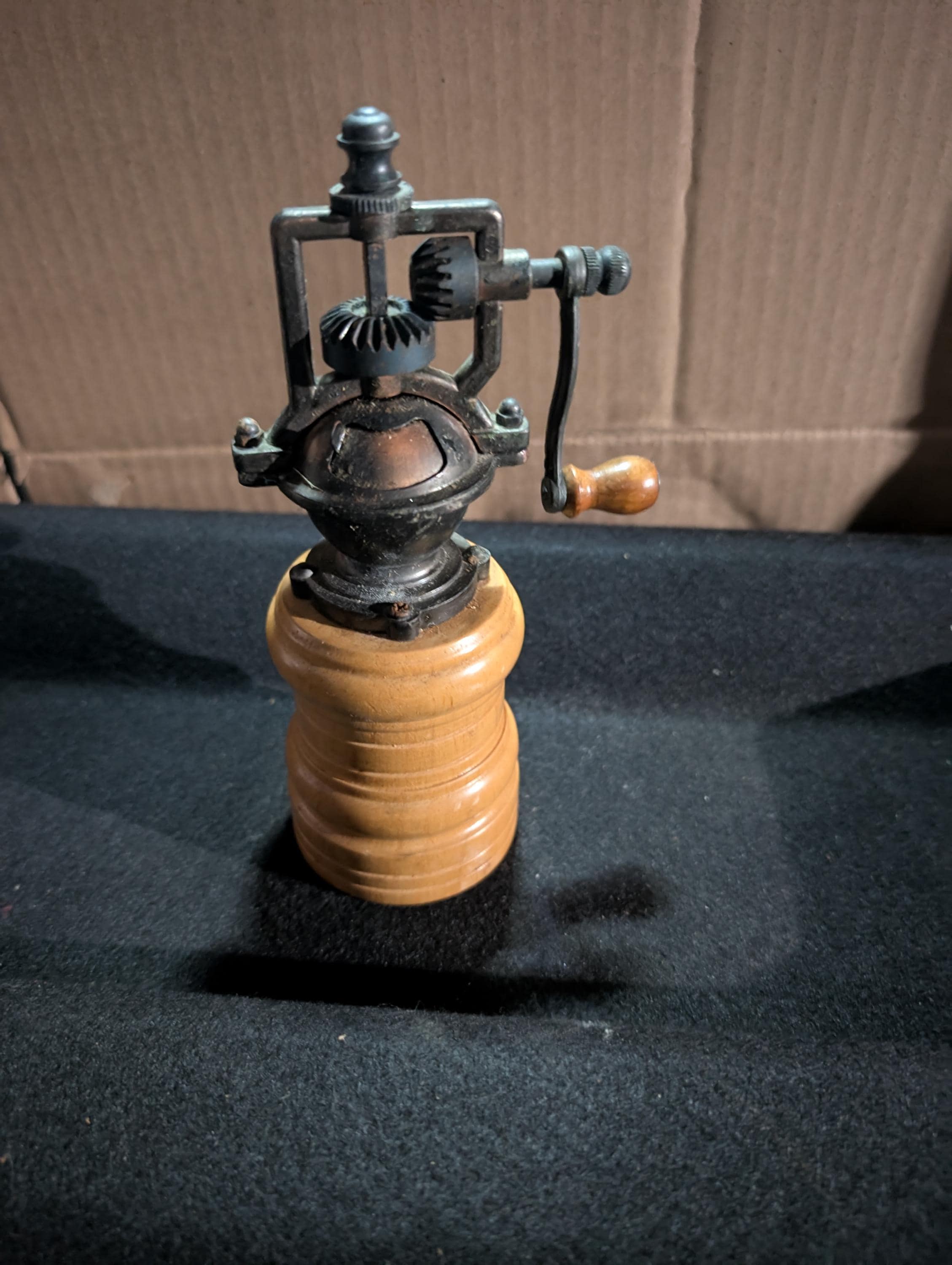 Moulin à Poivre Peugeot - Vintage - Bois Et Métal - Fabriqué En France - Occasion