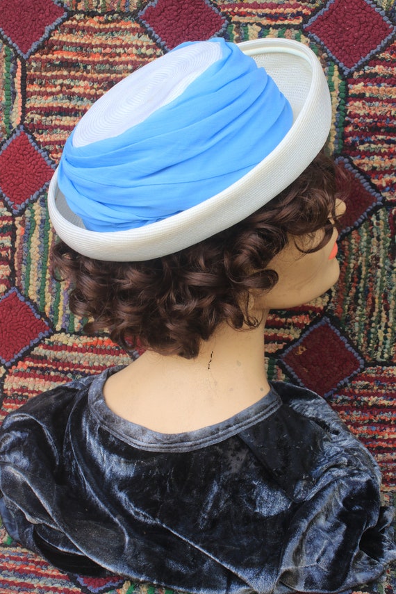 Vintage White Straw Hat with Sky Blue Organza Trim - image 8