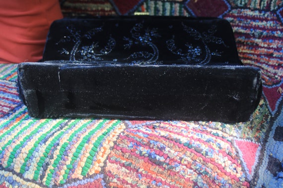 Vintage Black Velvet Beaded Handbag - image 8