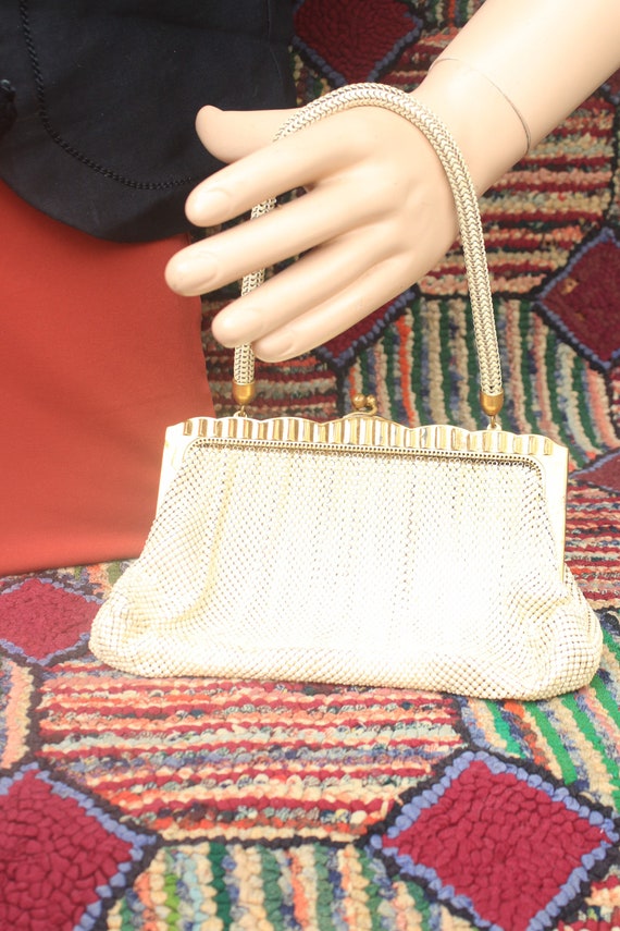 Vintage Pearl White Whiting and Davis Mesh Handbag