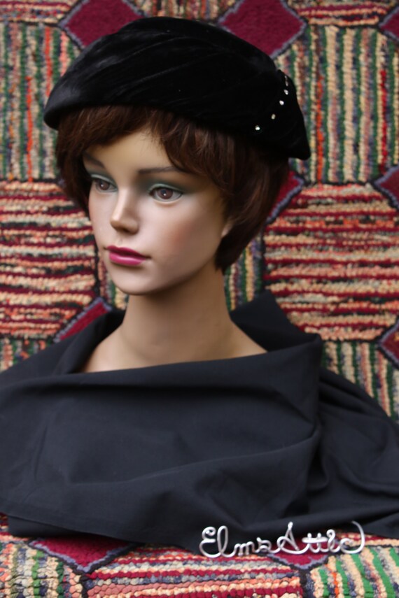 Vintage Velvet Saucer Hat