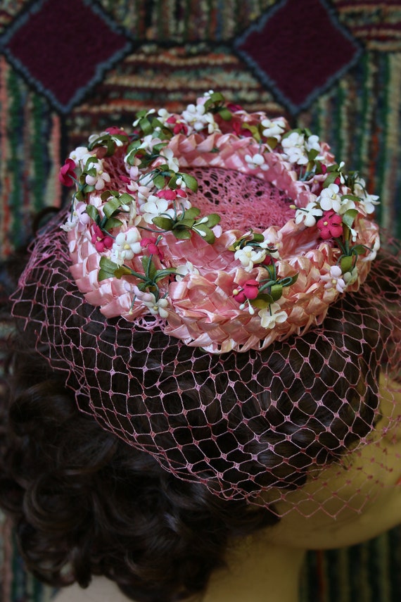 Vintage Pink Raffia and Flowers Fascinator Hat - image 7