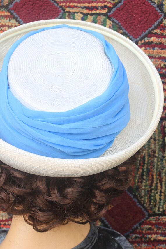 Vintage White Straw Hat with Sky Blue Organza Trim - image 7