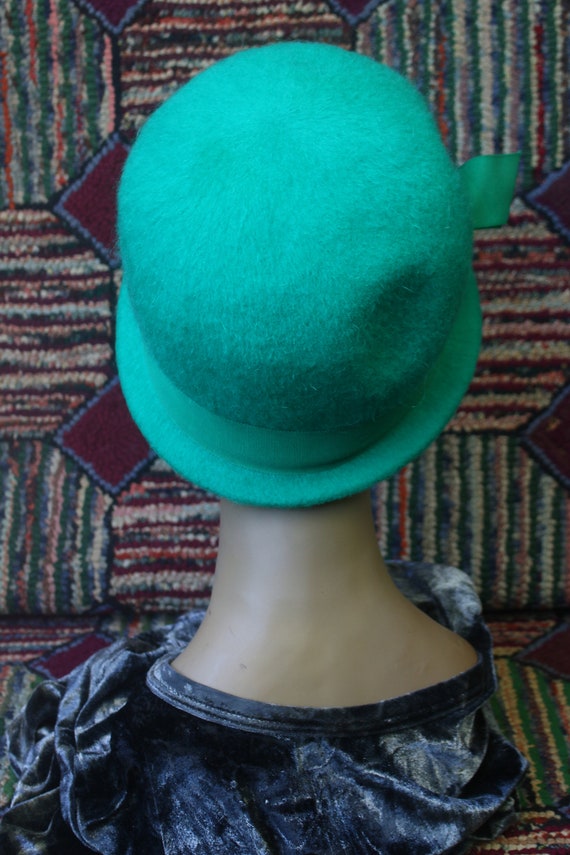 Vintage Green Felt Cloche Hat - image 6