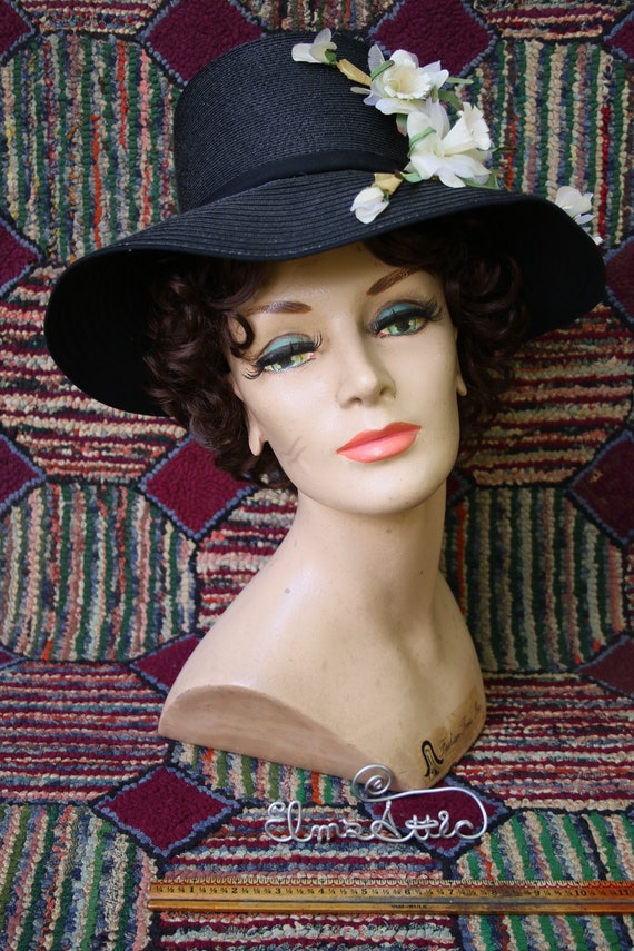 Vintage Doris Designed Black Straw Hat with Daffod