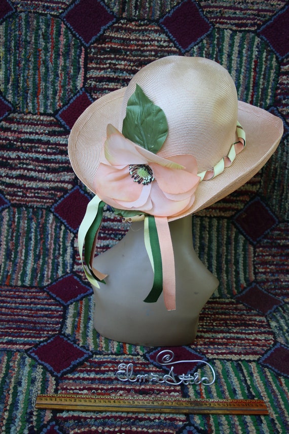 Vintage Peach Straw Hat with Poppy Trim - image 5