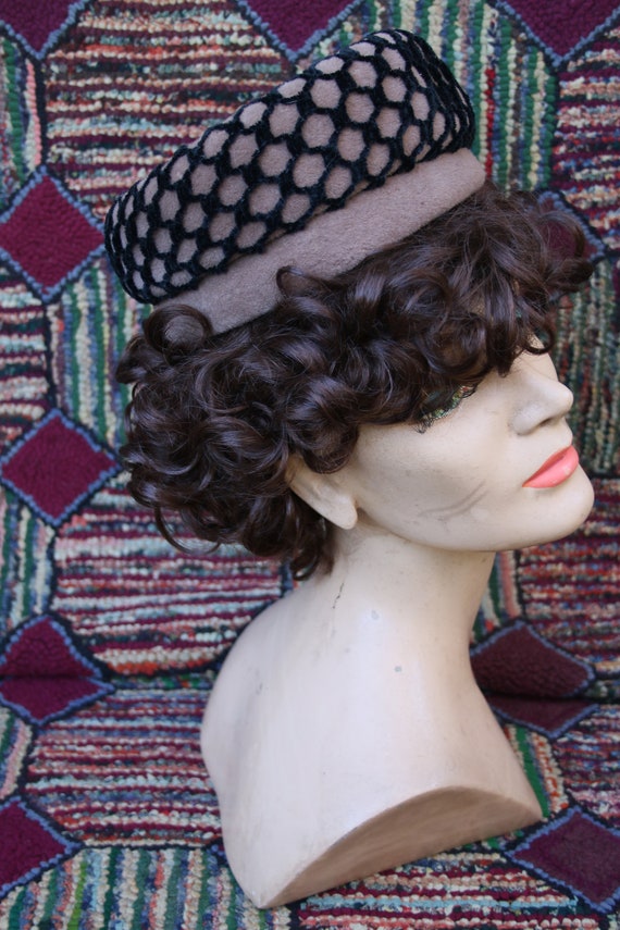 VIntage Tan Pillbox Hat - image 6