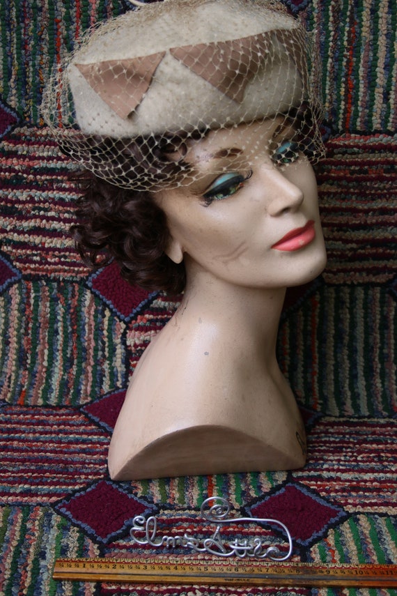 vintage cream pillbox hat Gem