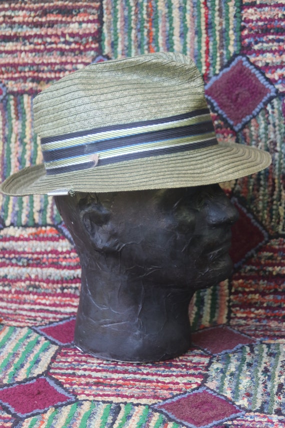 Vintage Men's Green Straw Trilby Hat with Coin Tr… - image 1