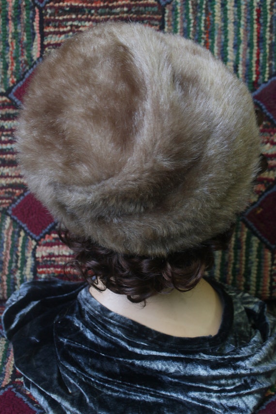 Vintage Tan Faux Fur Beehive Hat - image 5