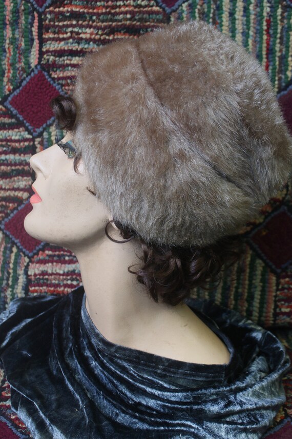 Vintage Tan Faux Fur Beehive Hat - image 3