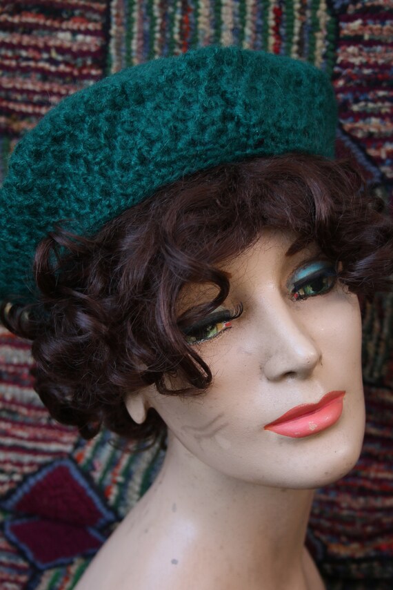 Vintage Hand Crocheted Forest Green Beret Hat - image 8