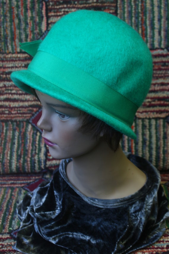 Vintage Green Felt Cloche Hat - image 4