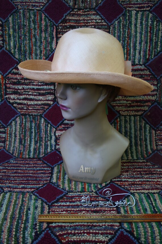 Vintage Peach Straw Hat with Poppy Trim - image 3