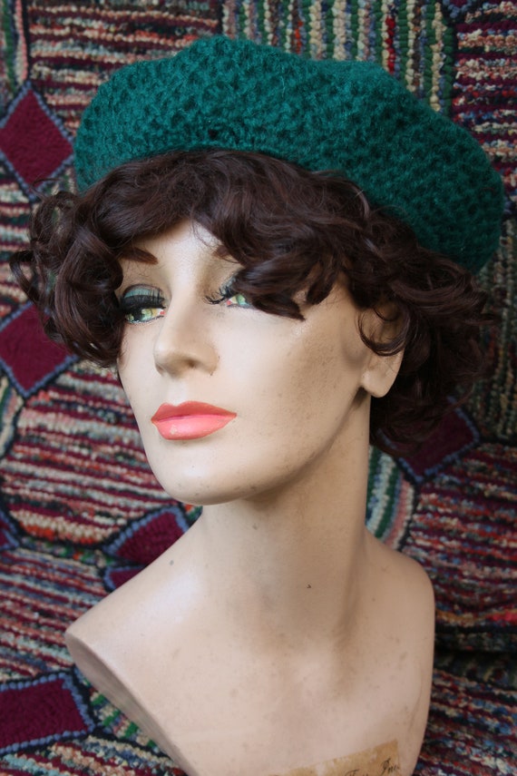 Vintage Hand Crocheted Forest Green Beret Hat - image 2