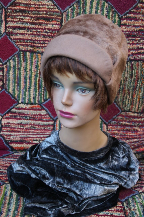 Vintage Tan Fur Felt Cloche Hat