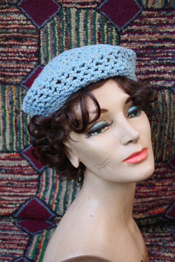Vintage Small Blue and Yellow Openweave Beret Hat