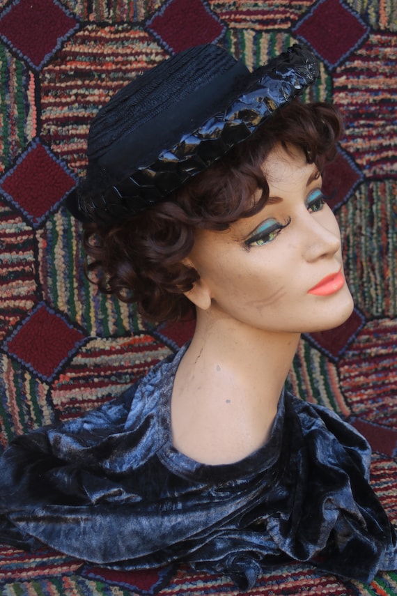 Vintage Black Straw Hat with Shiny Raffia Edge