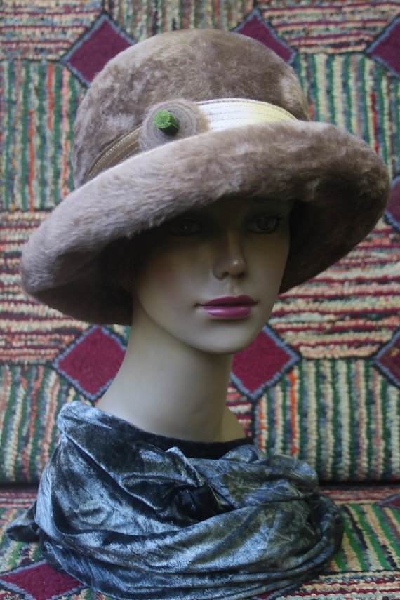 Vintage Tan Fur Felt Cloche Hat with Brim