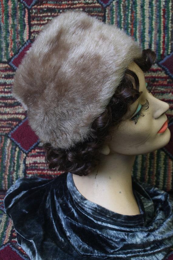 Vintage Tan Faux Fur Beehive Hat - image 6