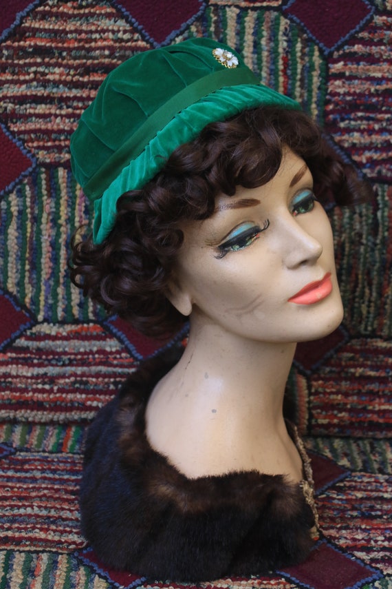 Vintage Green Velvet Mod Bonnet Hat