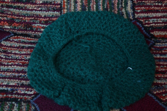 Vintage Hand Crocheted Forest Green Beret Hat - image 9