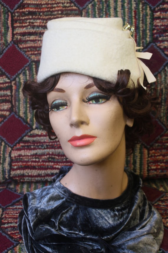 Vintage Cream Structured Felt Turban Hat