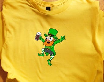 St Patricks Day Leprechaun T-Shirt - Funny Googly Eyes Beer Tee, Green Lucky Charm Graphic