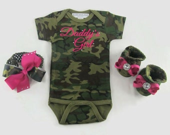 Baby Girl Gift, Newborn Gift, Baby Shower Gift, Baby Clothes, Hunting Bodysuit, Baby Girl, Coming Home Outfit, Baby Clothing, Camo Bodysuit