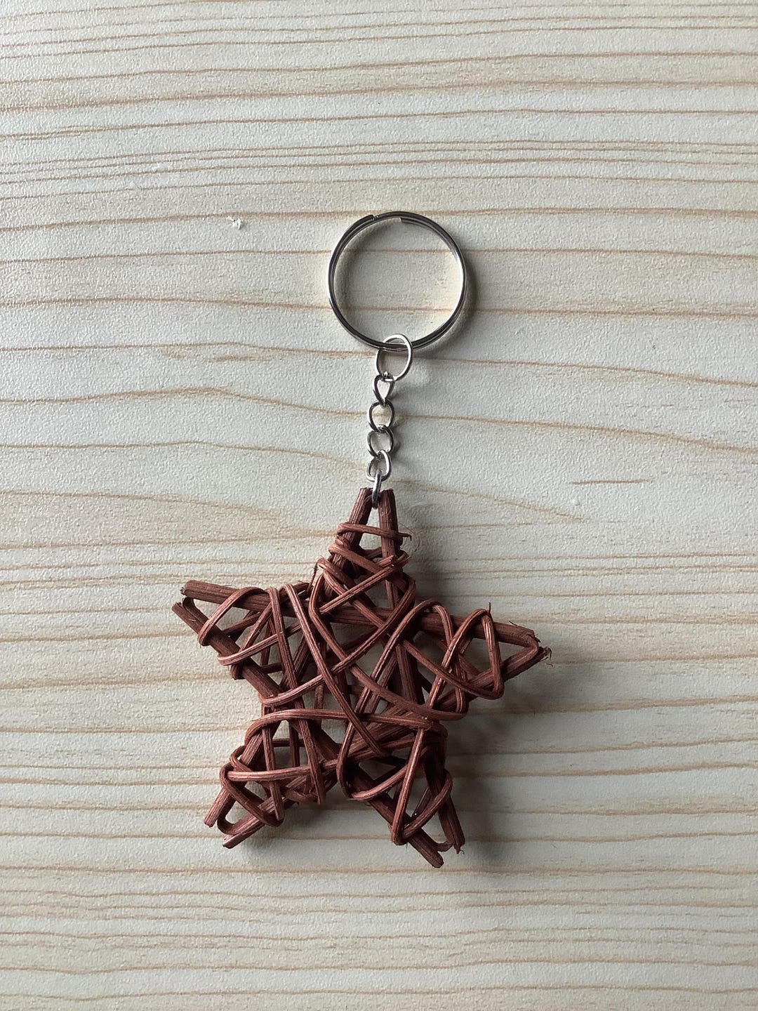 Dark Wicker Star Keychain - Etsy