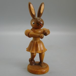 Vintage Erzgebirge Holzkunst German Carved Wood Bunny Rabbit Figurine