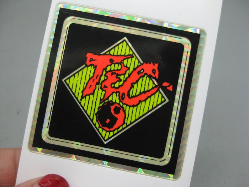 Puede incluir: Un letrero de madera r&uacute;stica con la frase "Welcome to our home" en letras blancas. El letrero presenta un acabado envejecido, ideal para la decoraci&oacute;n de la entrada.