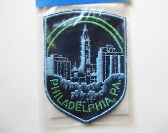 Vintage Philadelphia Pennsylvania Skyline Embroidered Jacket Souvenir Patch Applique Travel Badge