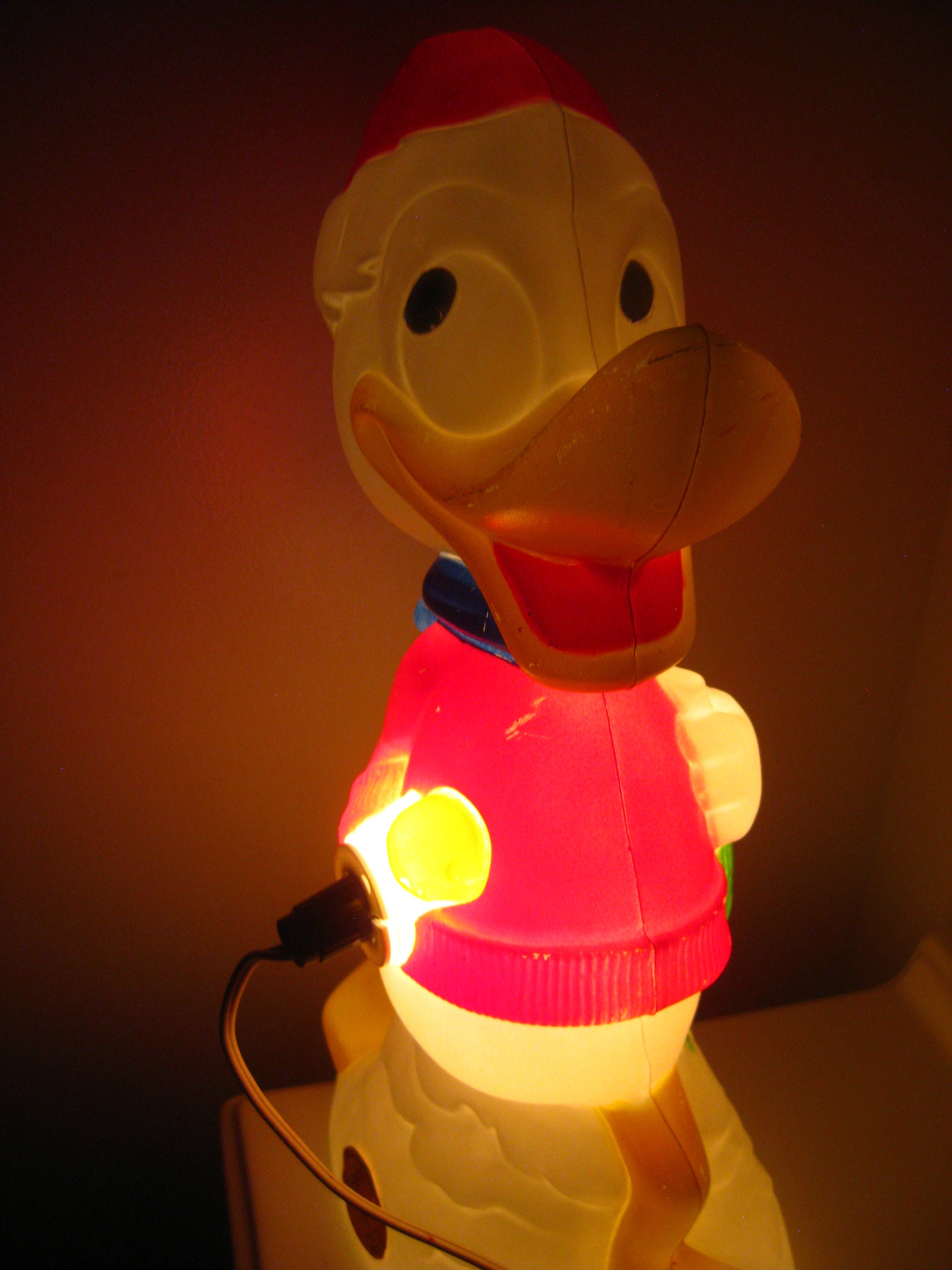 Vintage 70s Empire Plastic Walt Disney 15