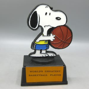 Vintage Snoopy Trophy - Etsy