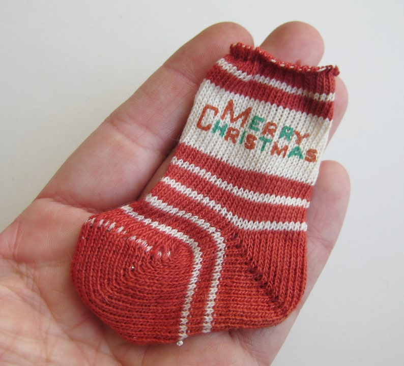 Vintage 50s Red /& White Knit Sock Miniature Merry Christmas Stocking Novelty Gift Holder