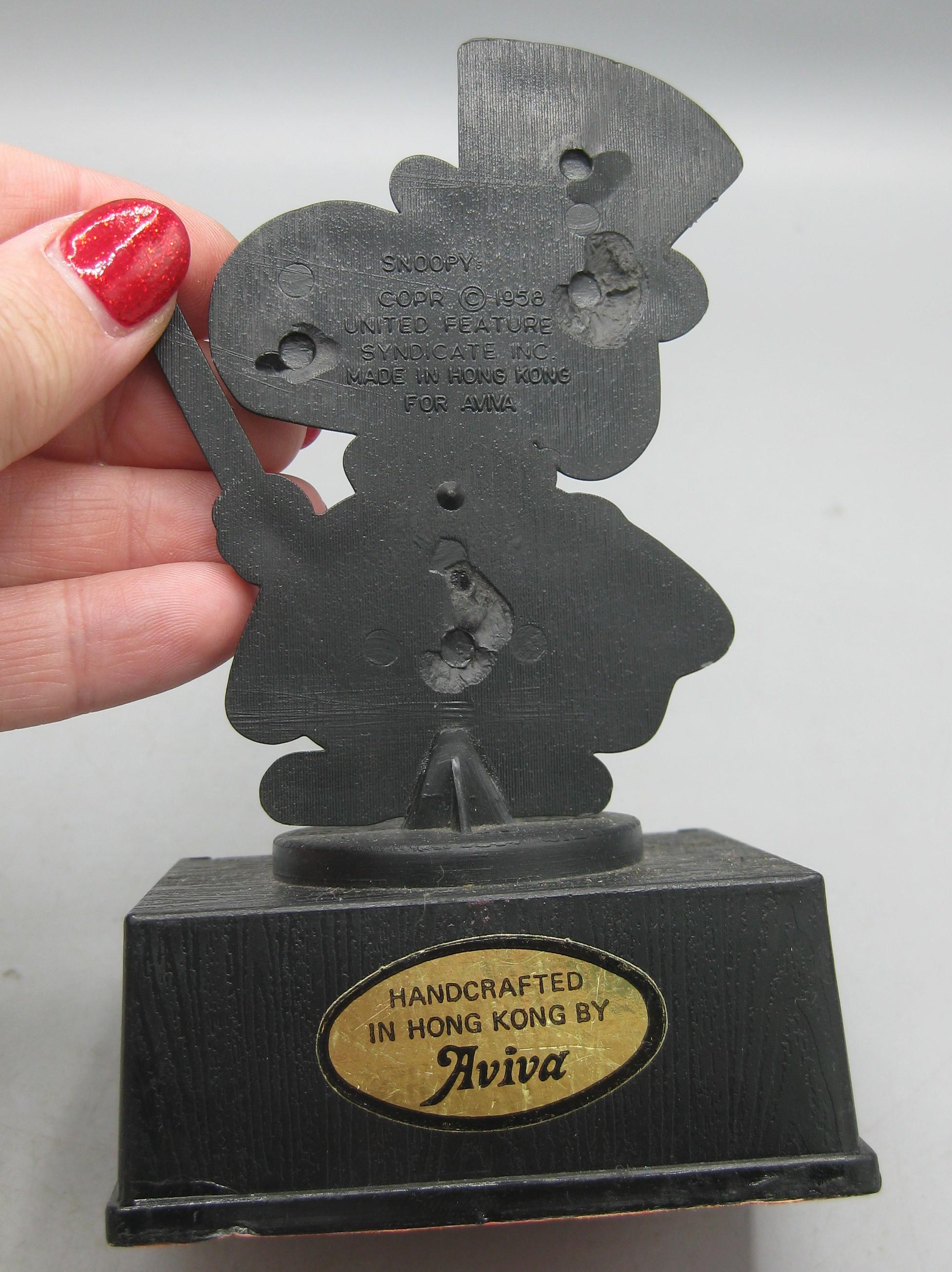 Vintage 70s Aviva Peanuts Snoopy You're Great! Magician