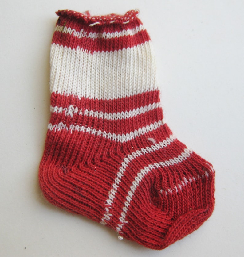 Vintage 50s Red /& White Knit Sock Miniature Merry Christmas Stocking Novelty Gift Holder
