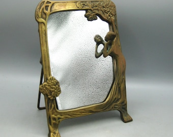 Specchio da tavolo vintage anni '70 in ottone fuso, stile Art Nouveau, con figura femminile.
