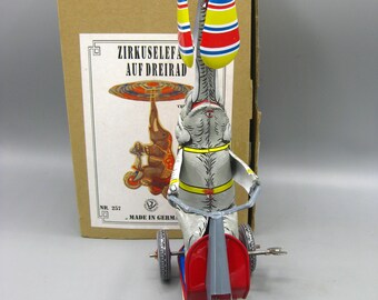 RED CHINA TIN Toy Wind Up Clockwork EUR 149,00 - FR