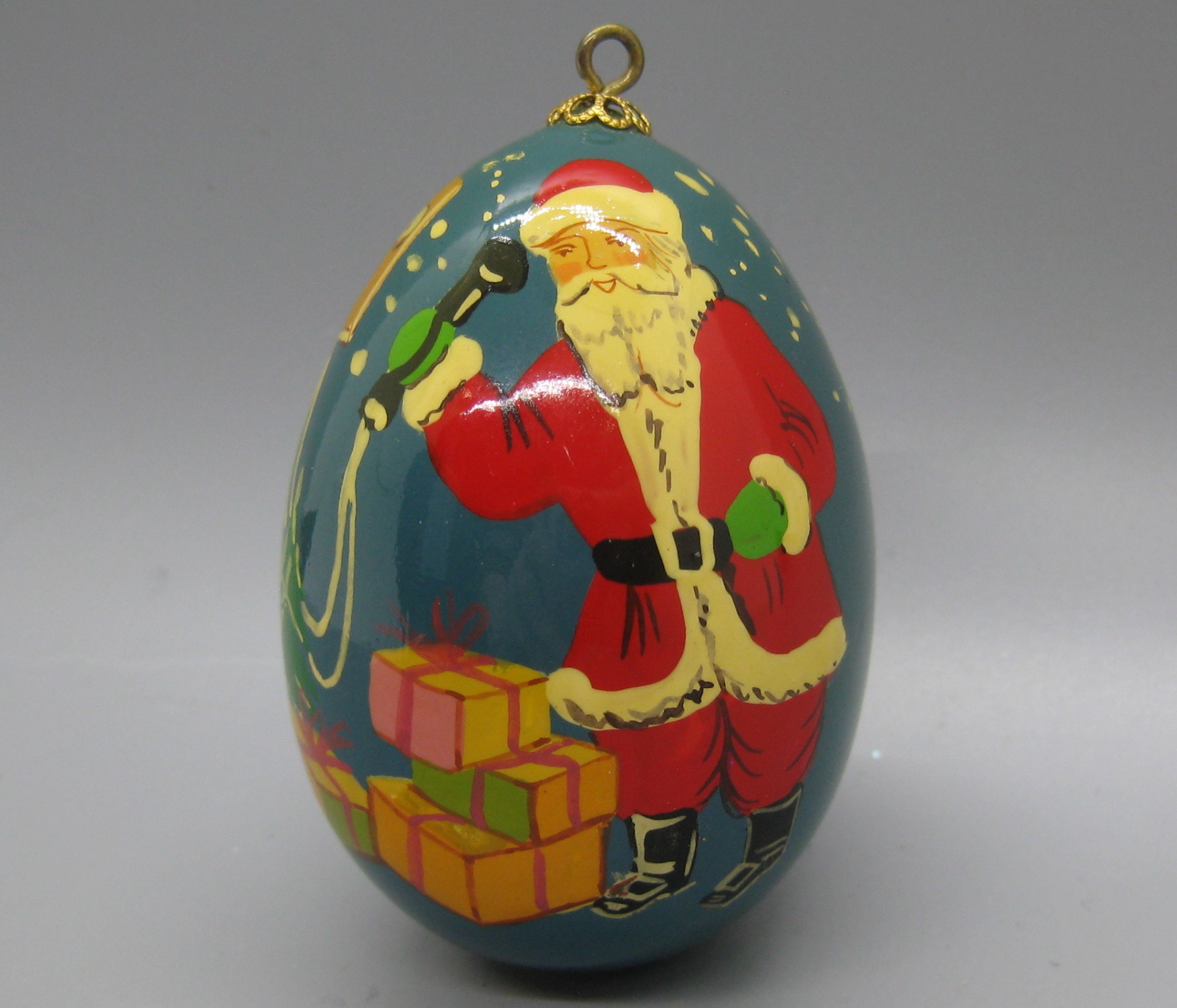 ロシアの手描きサンタクロース漆塗り卵クリスマスツリーヴィンテージ