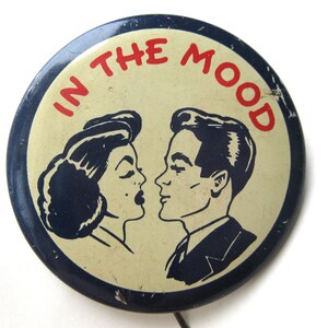 Vintage 40s In the Mood Cartoon Lovers Pinback Pin Button odznaka
