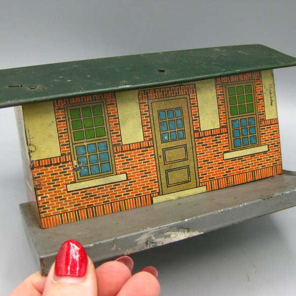 Vintage Tin Litho Waiting Room American Flyer Train Set Station Building