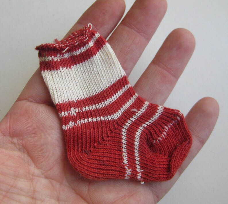 Vintage 50s Red /& White Knit Sock Miniature Merry Christmas Stocking Novelty Gift Holder