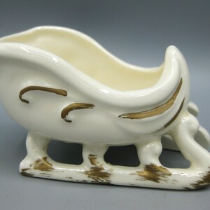 Vintage 50s White & Gold Ceramic Santa&#39;s Christmas Sleigh Figurine Decoration Display
