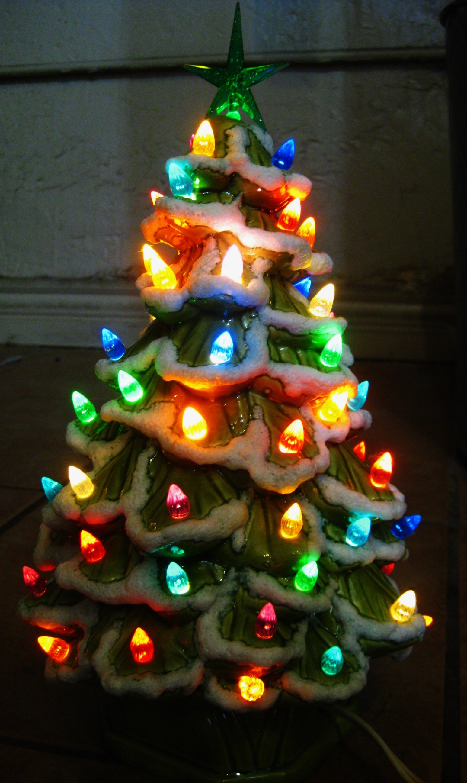 Vintage classic green light up Christmas tree lamp holiday decor – Lillian  Grey