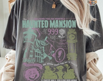 Koszulka Comfort Color® Disneyland Haunted Mansion Witamy Głupi Śmiertelnicy Autostopowicz Duch Straszny Sezon Madam Leota Disneyland Halloween