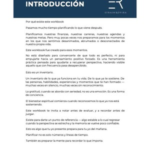 May include: A dark blue workbook with the title "INTRODUCCI&Oacute;N" in large white letters. The text is in Spanish and includes the author's name, Efrain Rovira, and the logo. The workbook is designed to help the reader.
